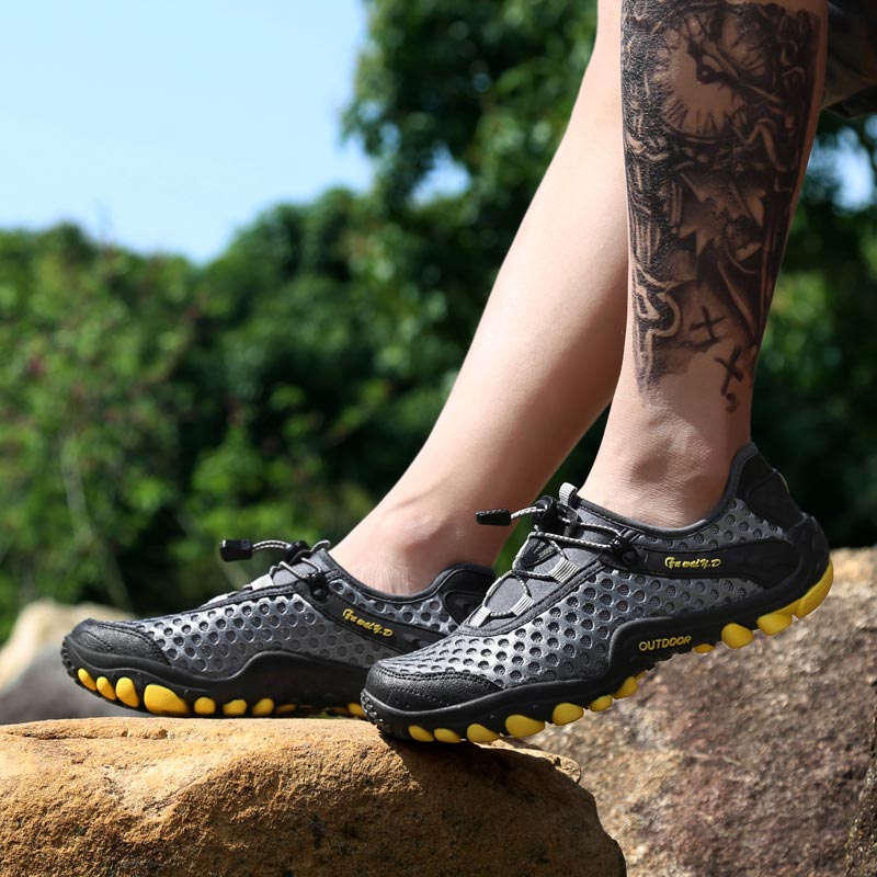 Trekking mountain męskie buty  – Streetwear Brand With White Flowers recenzja i cena